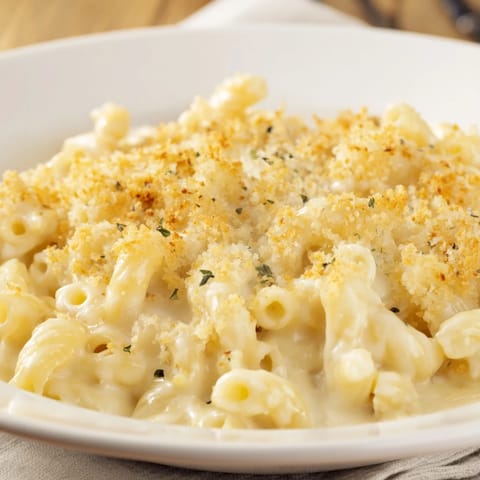 A comforting baked Mac & Cheese with Evaporated Milk: cheesy, smooth, and perfect for family dinners.
